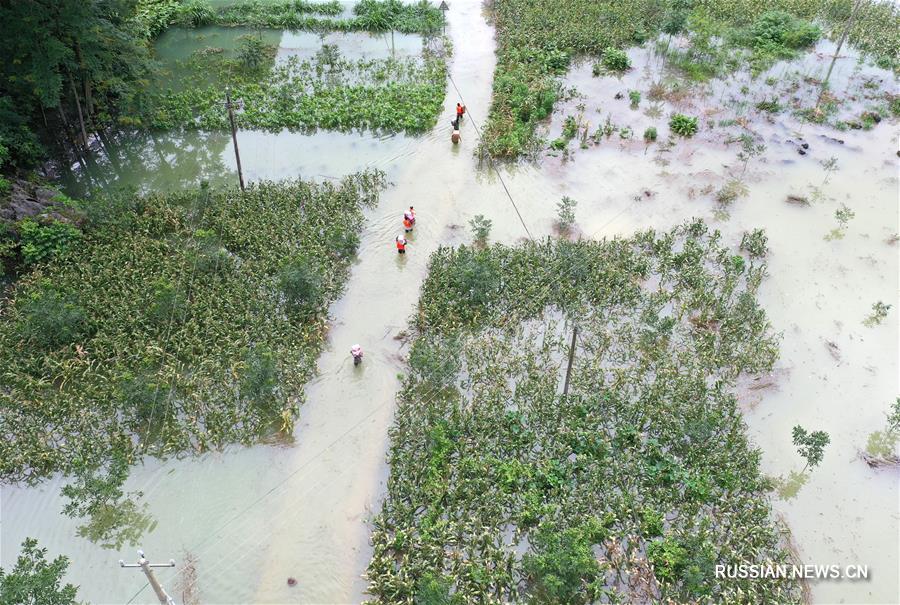 В результате проливных дождей в Гуанси-Чжуанском автономном районе пострадали более 360 тыс человек 