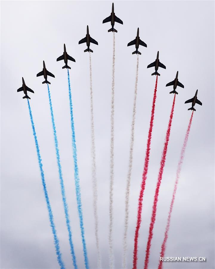 （国际）（3）法国举行国庆阅兵式