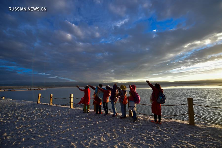 Лучшее время года на соленом озере Чака в провинции Цинхай
