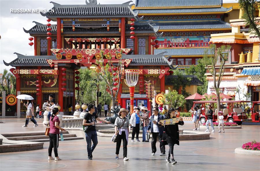 В городе Цзяюйгуань наступил пик туристического сезона