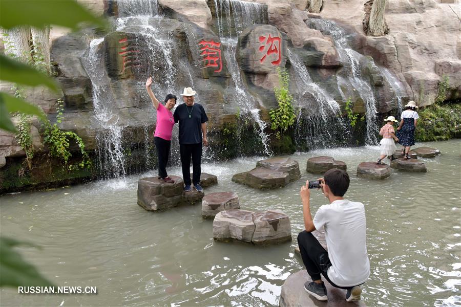 В синьцзянском Турфане наступил пик туристического сезона