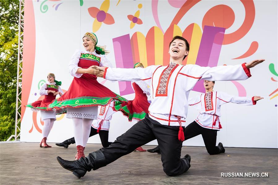 В Москве прошел фестиваль славянского искусства "Русское поле"