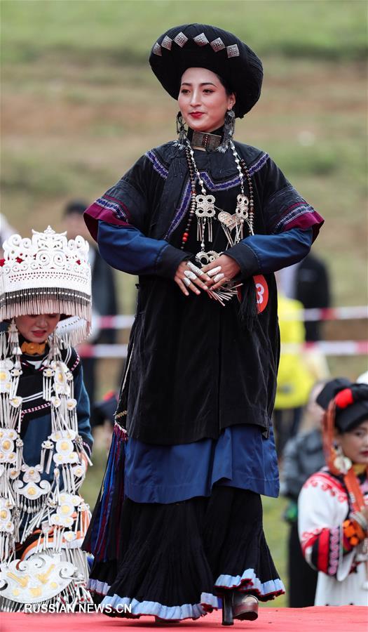 Традиционный конкурс красоты народности и в провинции Сычуань 
