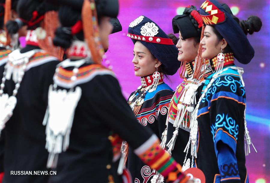 Традиционный конкурс красоты народности и в провинции Сычуань 