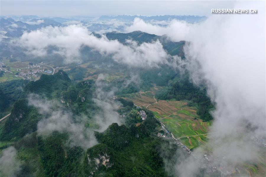 Туман над горами на юге Китая