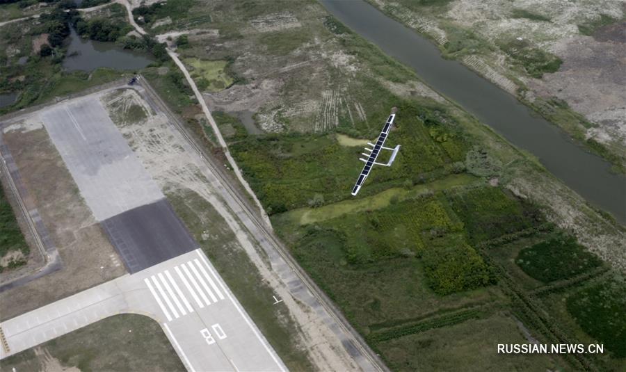 Разработанный Китаем беспилотник на солнечной энергии совершил первый полет 