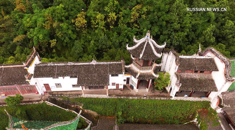 Древний храм Чжан Фэя с высоты птичьего полета