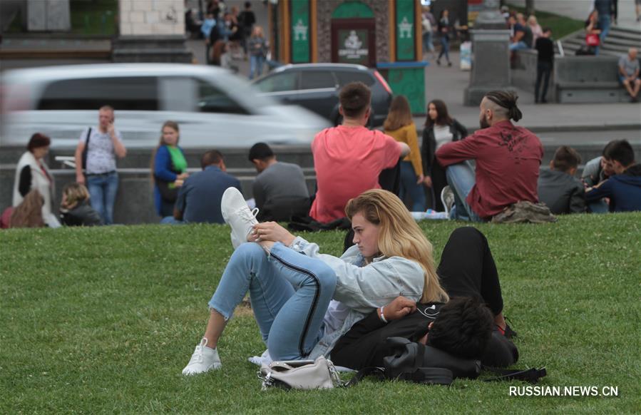 Майдан Независимости -- одно из самых популярных мест отдыха в Киеве