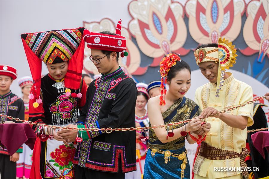 Коллективная свадьба строителей в Куньмине