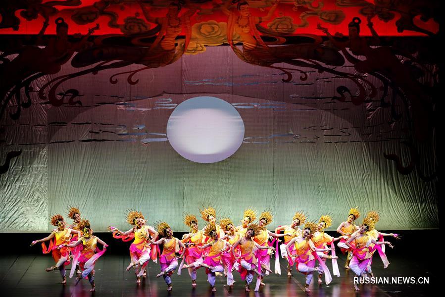 В Шанхае прошел благотворительный концерт "Китайский стиль в танце"