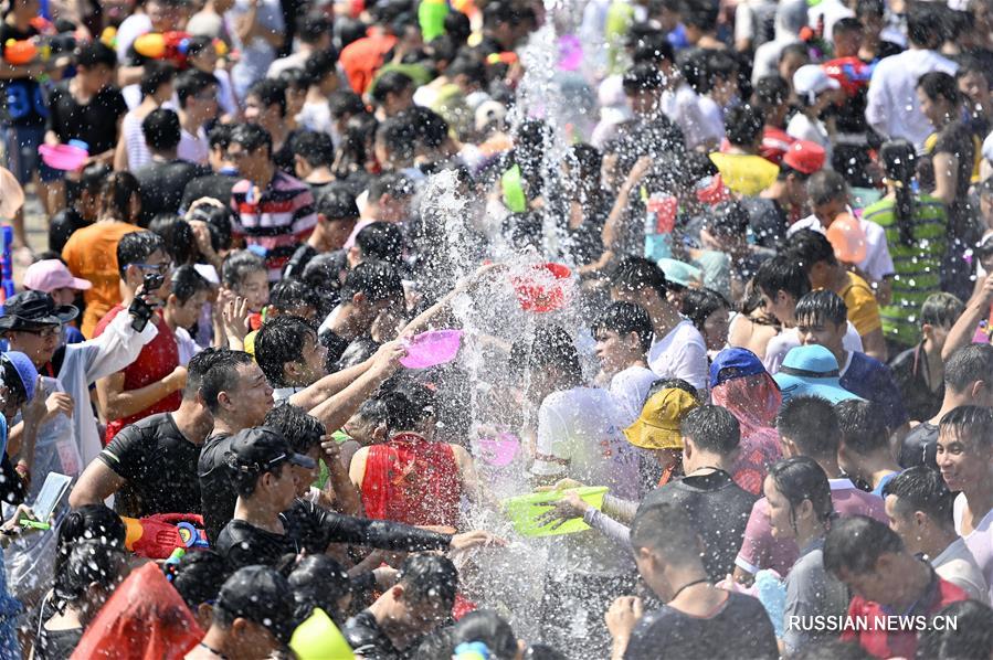 Праздник Сишуй в провинции Хайнань