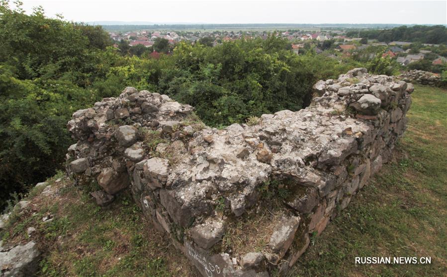 Замок Канков -- один из старейших исторических памятников на территории Украины