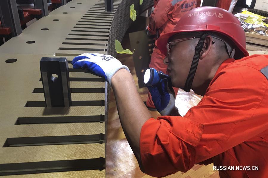 Строительство гидроузла "Датэнся" в Гуанси идет полным ходом