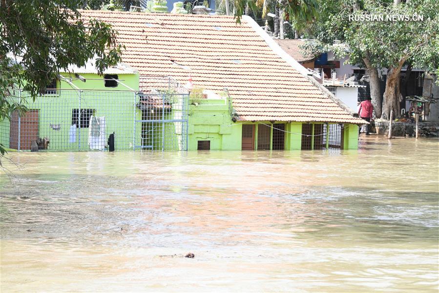 Число погибших от проливных дождей в Индии возросло до 132 человек