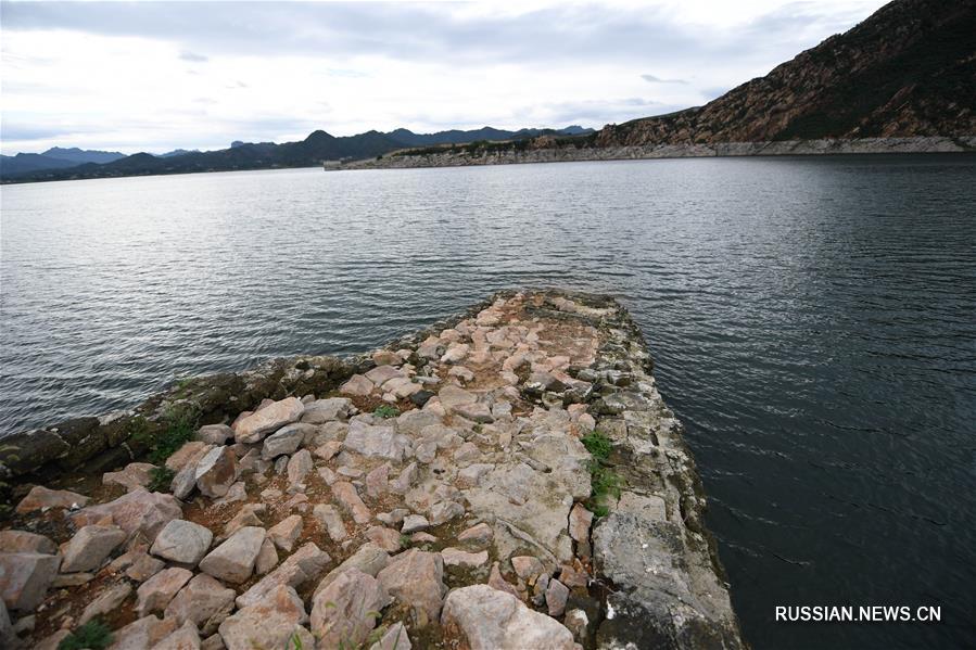 Участок Великой китайской стены показался из-под воды в Северном Китае 