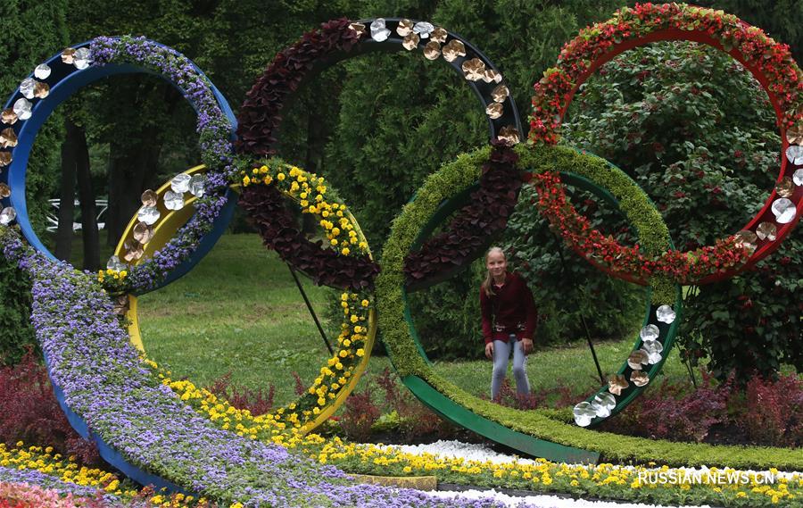 В Киеве открылась выставка цветов в честь Дня независимости Украины