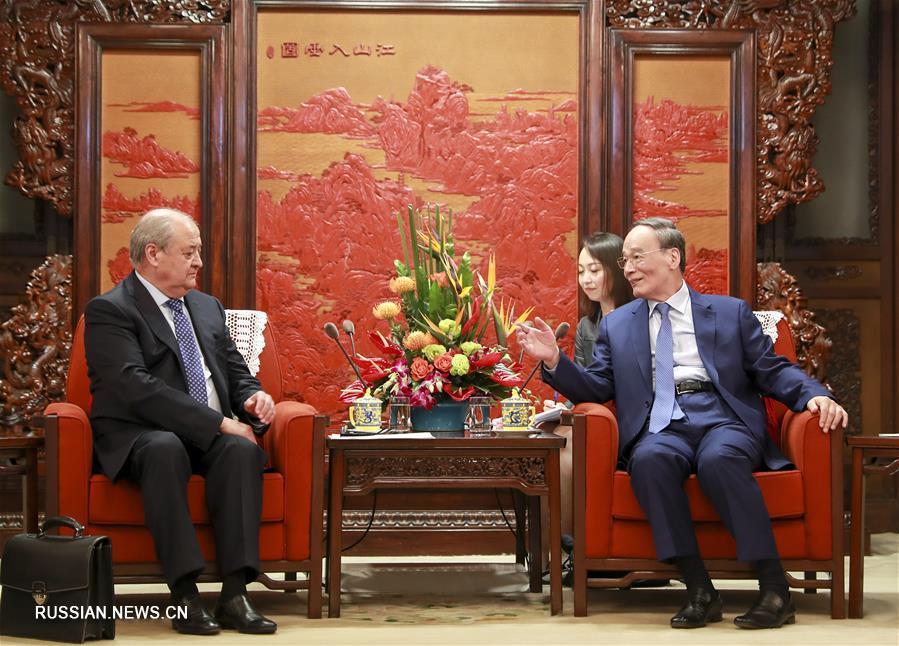 Ван Цишань встретился с главой МИД Узбекистана