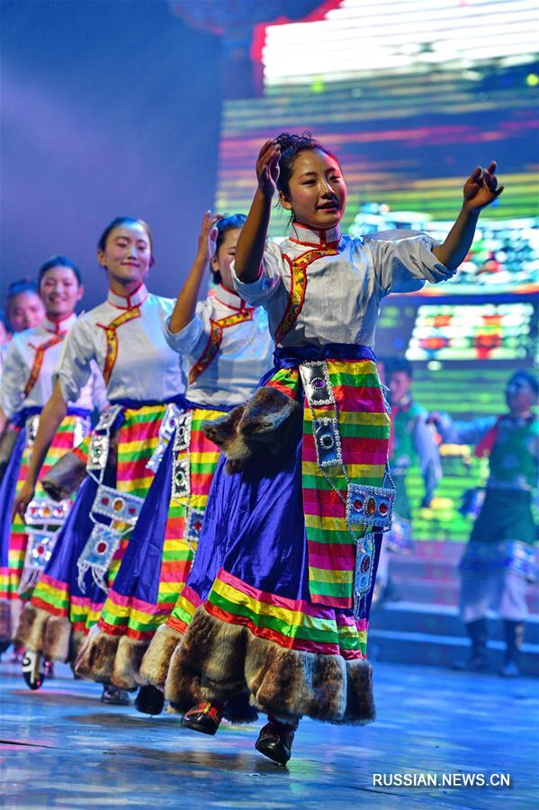 Песни и танцы в Шаньнане
