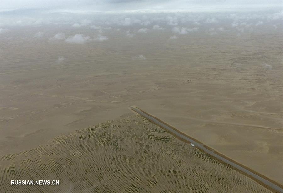 Безбрежная пустыня после дождя в Синьцзяне
