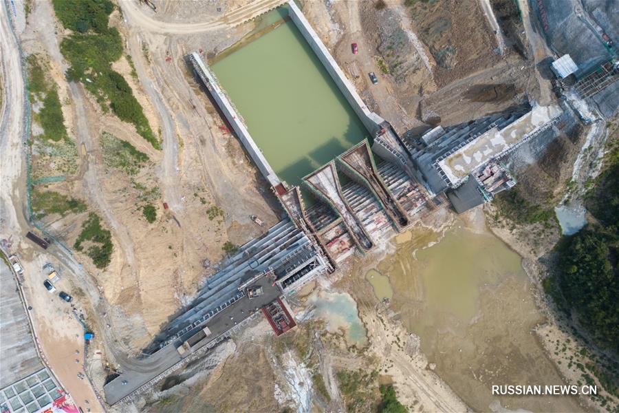В отдаленном районе провинции Гуйчжоу завершено сооружение дамбы водохранилища Кунчжай