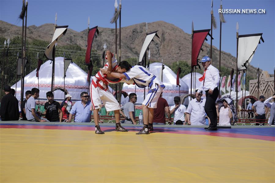 На туристическом форуме "Улытау-2019" прошли соревнования по казахской национальной борьбе "казакша курес"