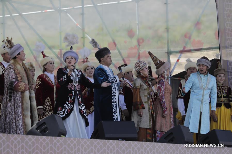 Президент Казахстана посетил II международный фестиваль этнической музыки Jezkik