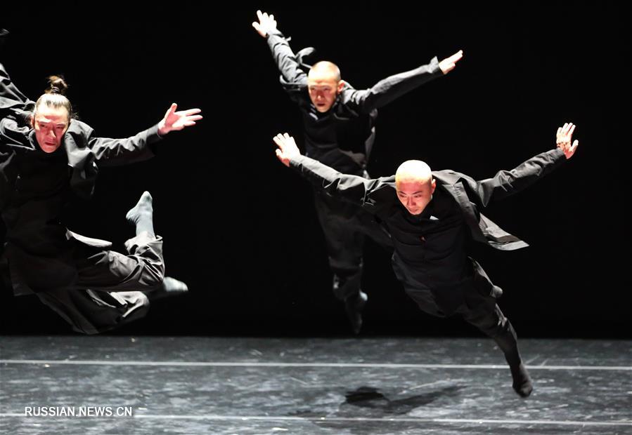 Первая китайская биеннале современного танца открылась в Шанхае