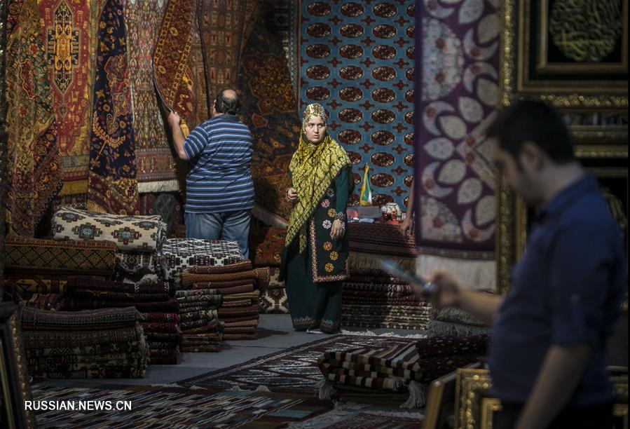 Выставка-ярмарка ковров в Тегеране