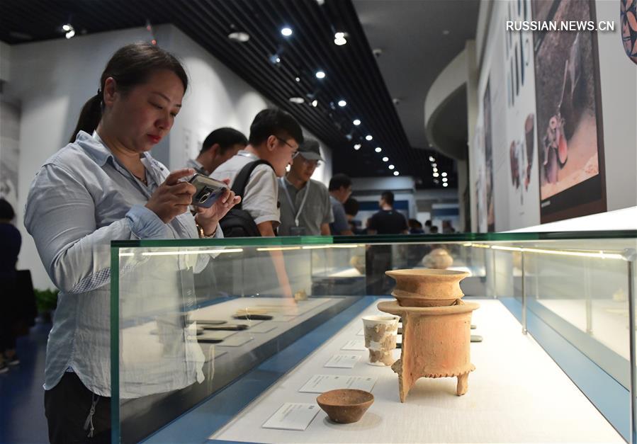 В Музее Чжэнчжоу открылась выставка археологических находок на территории пров. Хэнань за 70 лет с момента основания КНР