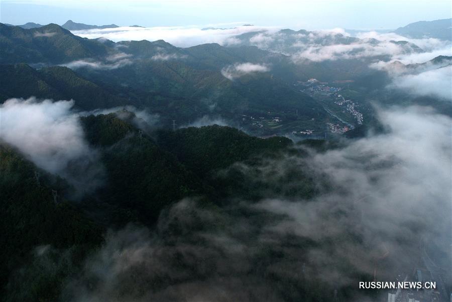 Чарующие пейзажи горного хребта Циньлин в провинции Шэньси 
