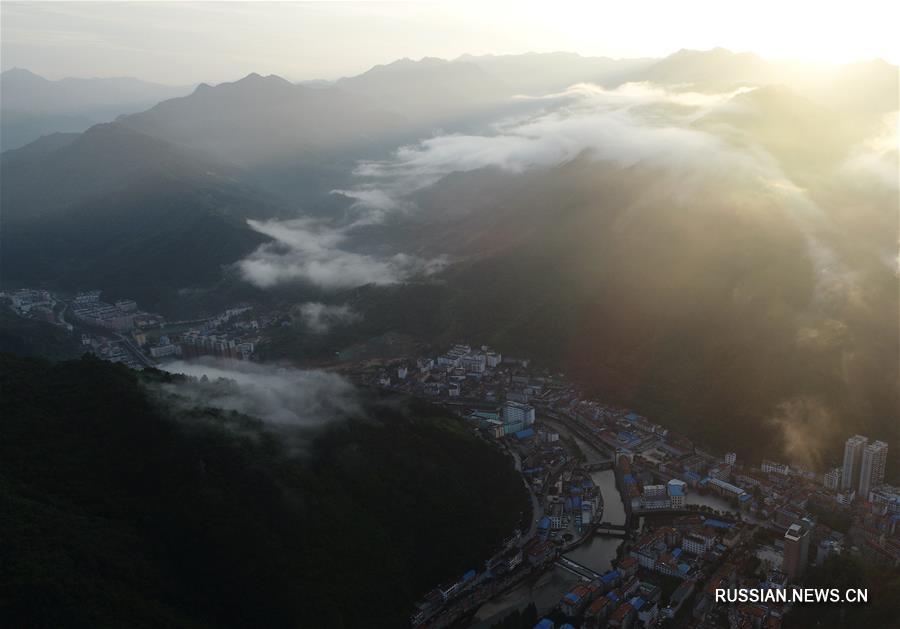 Чарующие пейзажи горного хребта Циньлин в провинции Шэньси 
