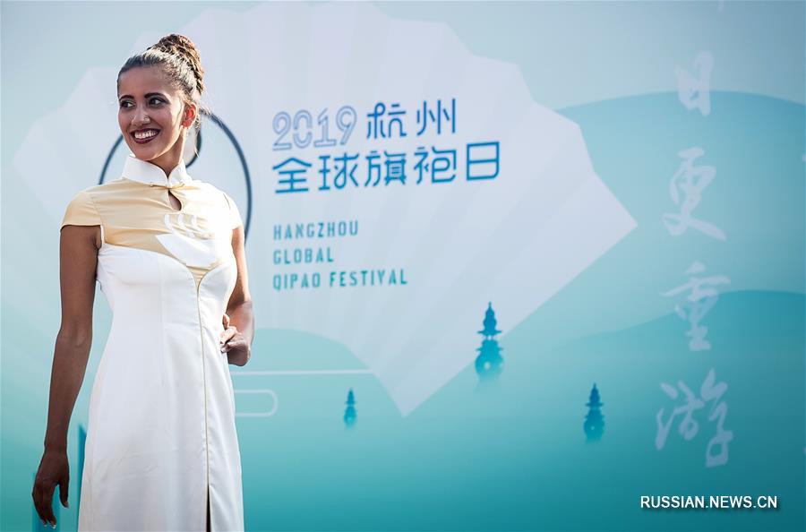 Берег реки Дунай "облачился в китайское ципао"  