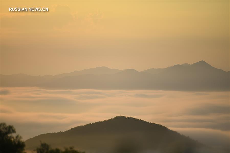 Море облаков над горами в Гуанси