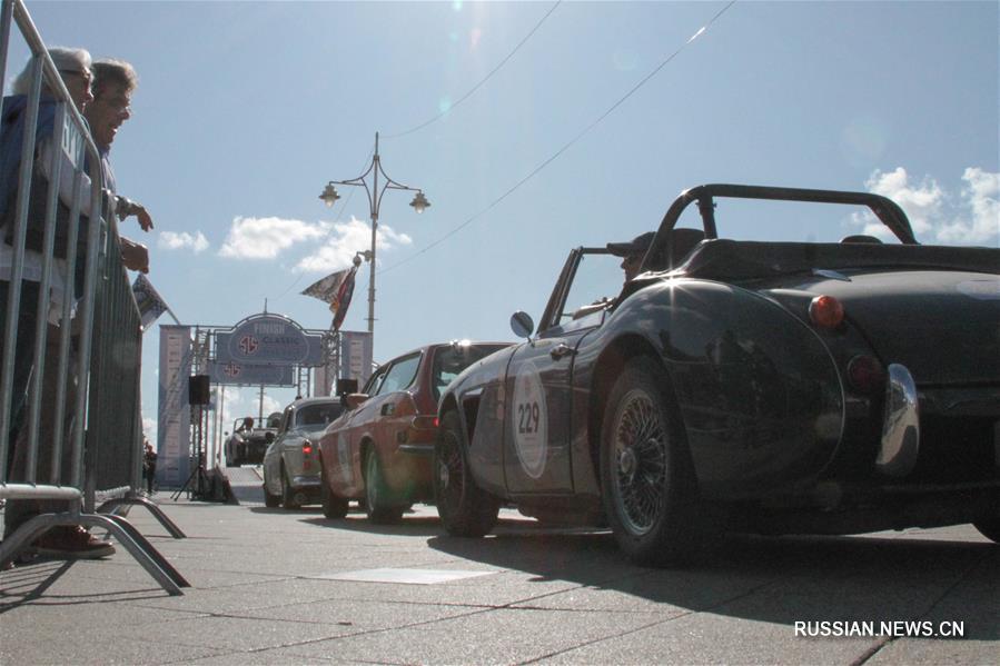 （国际）（9）老爷车集体亮相荷兰海牙