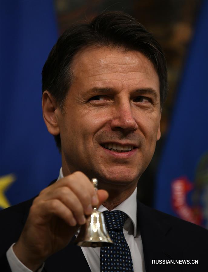 Новое правительство Италии приведено к присяге