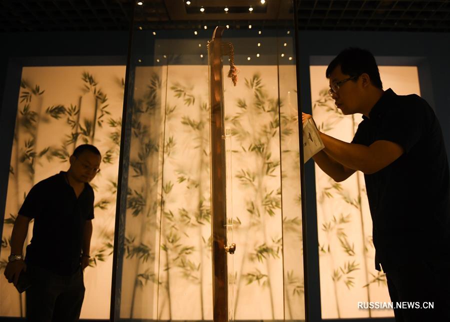 Выставка старинных гуциней открылась в Ханчжоу