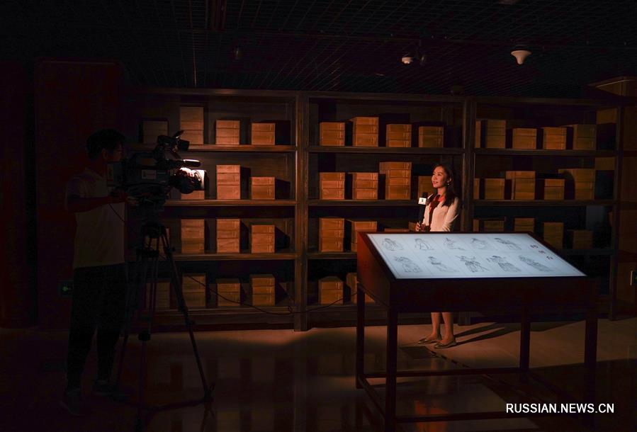 Выставка, посвященная сохранению древних канонов, открывается в Национальной библиотеке Китая