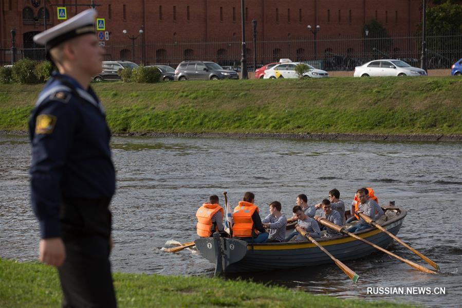 В Петербурге отметили 145-летие российской тельняшки