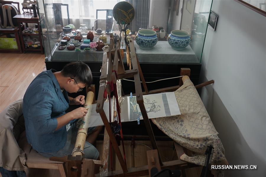 Хранитель традиций ткачества "кэсы" из провинции Цзянсу