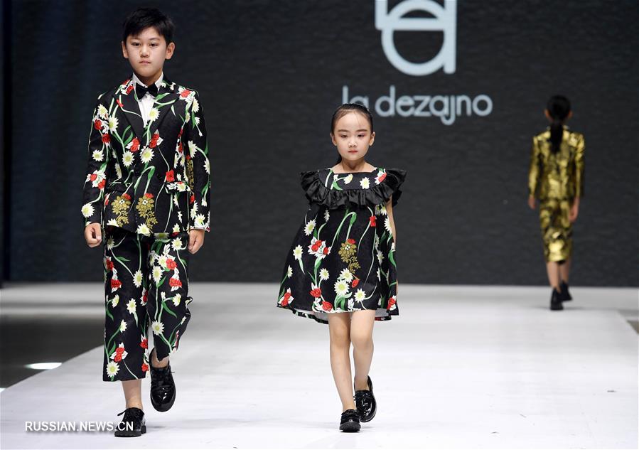 Шоу детской одежды на Циндаоской неделе моды 2019 