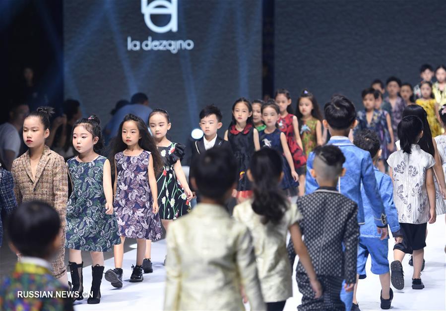 Шоу детской одежды на Циндаоской неделе моды 2019 