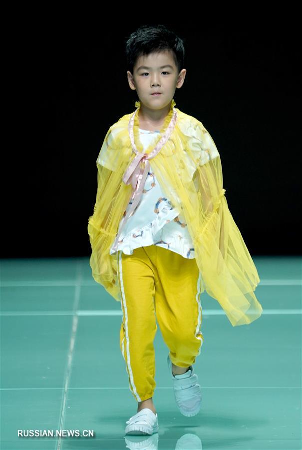 Пекинская неделя моды 2019 -- Презентация коллекции детской одежды от Ли Мэнмэй