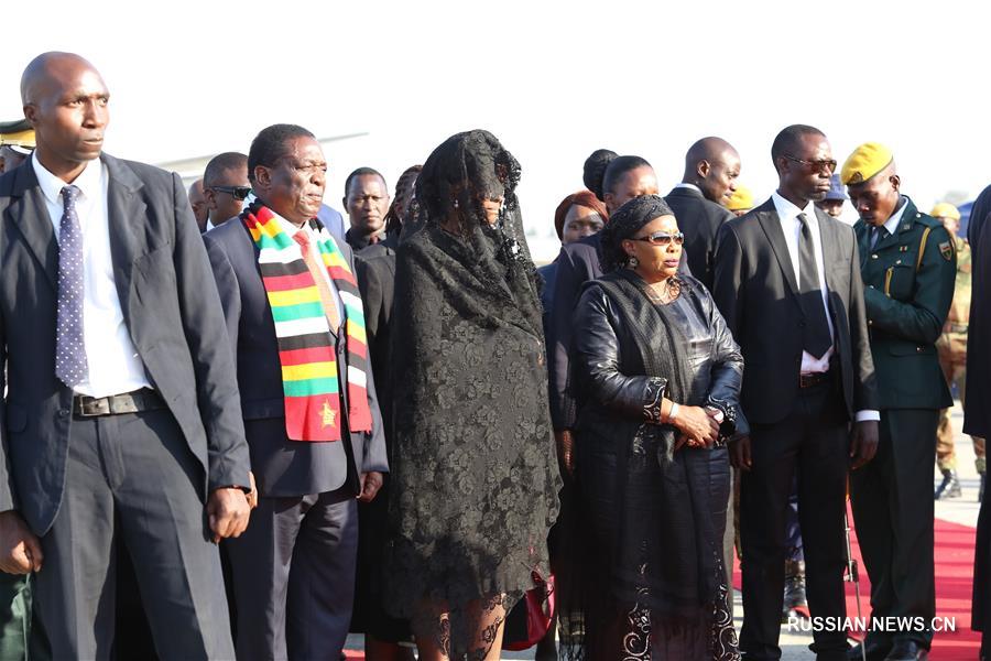 Тело Роберта Мугабе доставили в Зимбабве