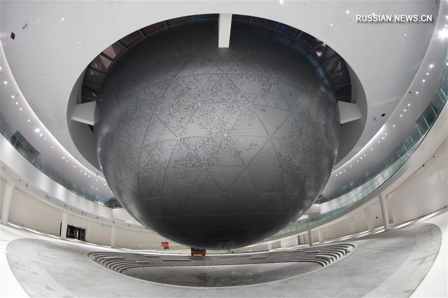 В строящемся Шанхайском планетарии впервые включили освещение