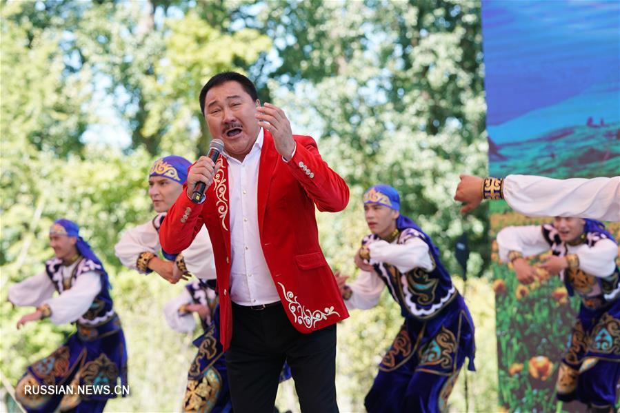 "День Синьцзян-Уйгурского АР" проходит в рамках Международной садоводческой выставки ЭКСПО-2019 в Пекине