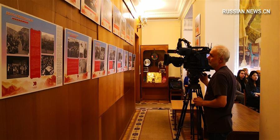 В Минске открылась международная фотовыставка, посвященная 70-летию образования КНР