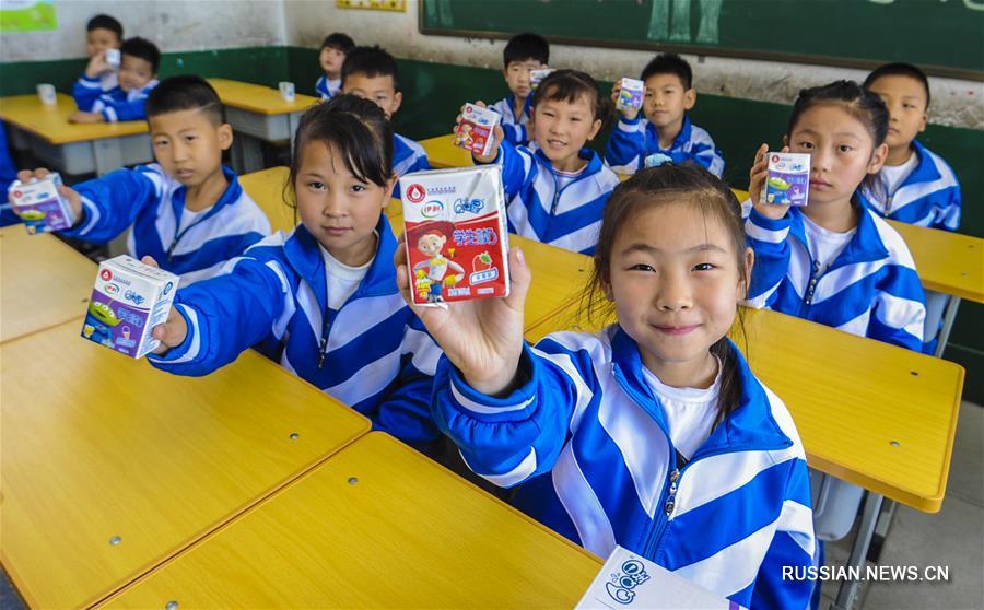 Более 60 тысяч учеников сельских школ в округе Бачжоу провинции Хэбэй получают "завтрак с заботой"