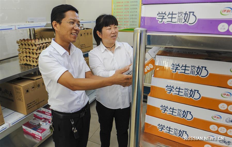 Более 60 тысяч учеников сельских школ в округе Бачжоу провинции Хэбэй получают "завтрак с заботой"