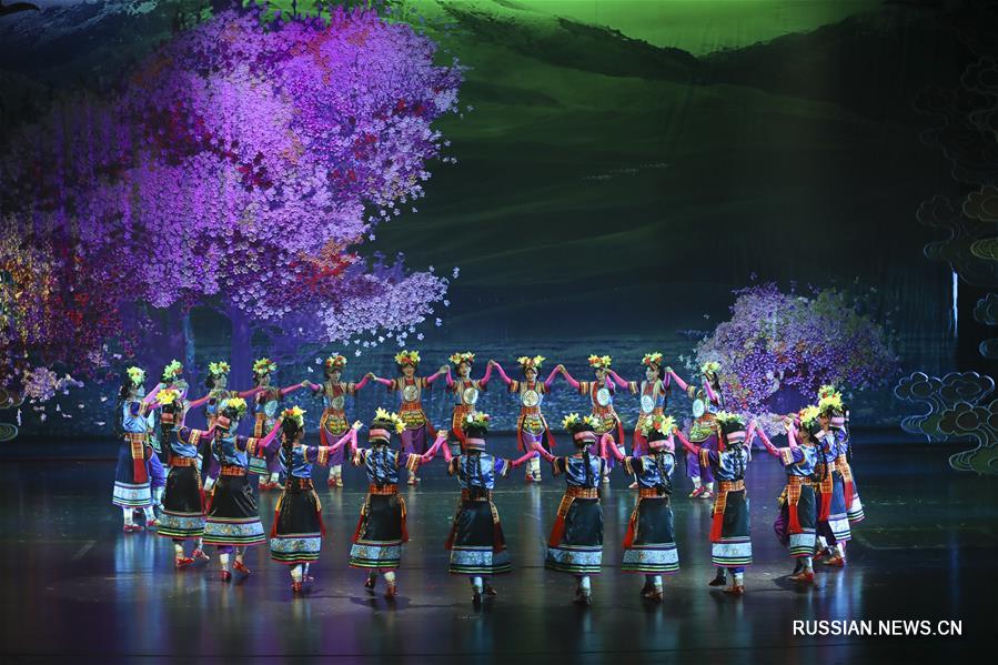 Большой театр провинции Ганьсу представил крупномасштабную танцевальную драму "Шэнши гочжуан"