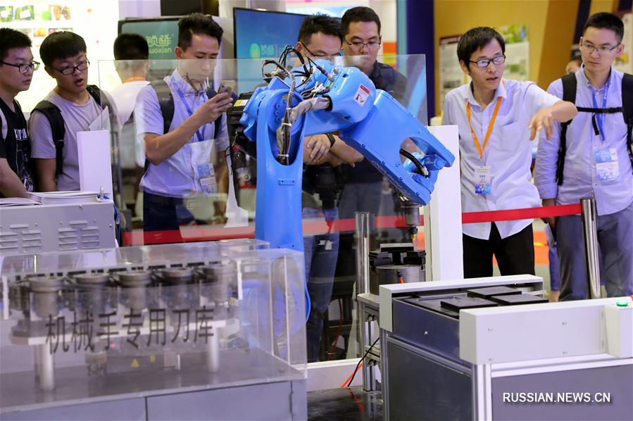 Оригинальные разработки китайских вузов на 21-й Китайской международной промышленной выставке